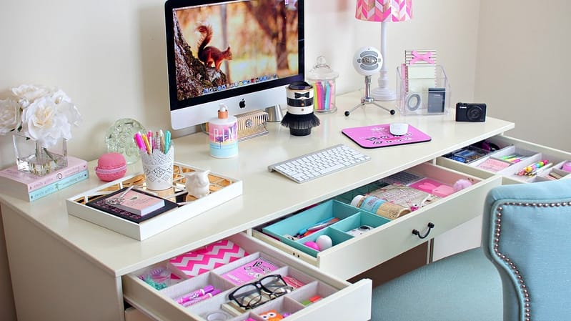 [Design] Come organizzare lo spazio lavoro: i trucchi per avere una scrivania perfetta