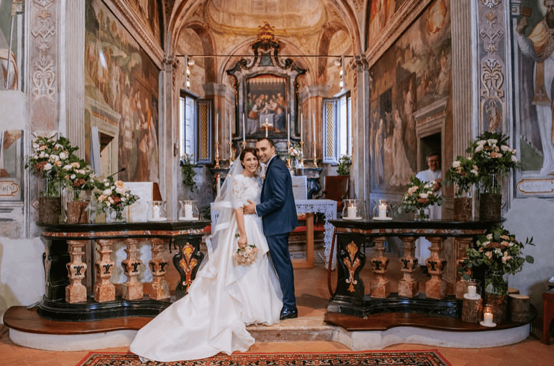 [Real Wedding] Dettagli in legno e fiori rosa per organizzare un matrimonio romantico